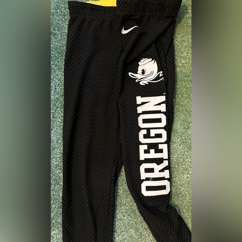 Women’s Nike University of Oregon Ducks Leggings - Size L